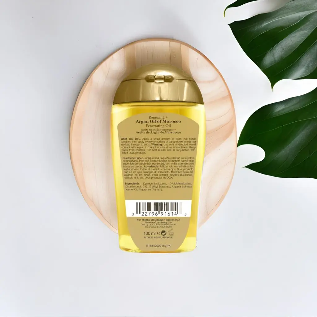 OGX Hair Oil with OGX shampoo and conditioner for smooth, frizz-free hair
Shiny, frizz-free hair after using OGX Hair Oil, ideal hair oil for curly hair